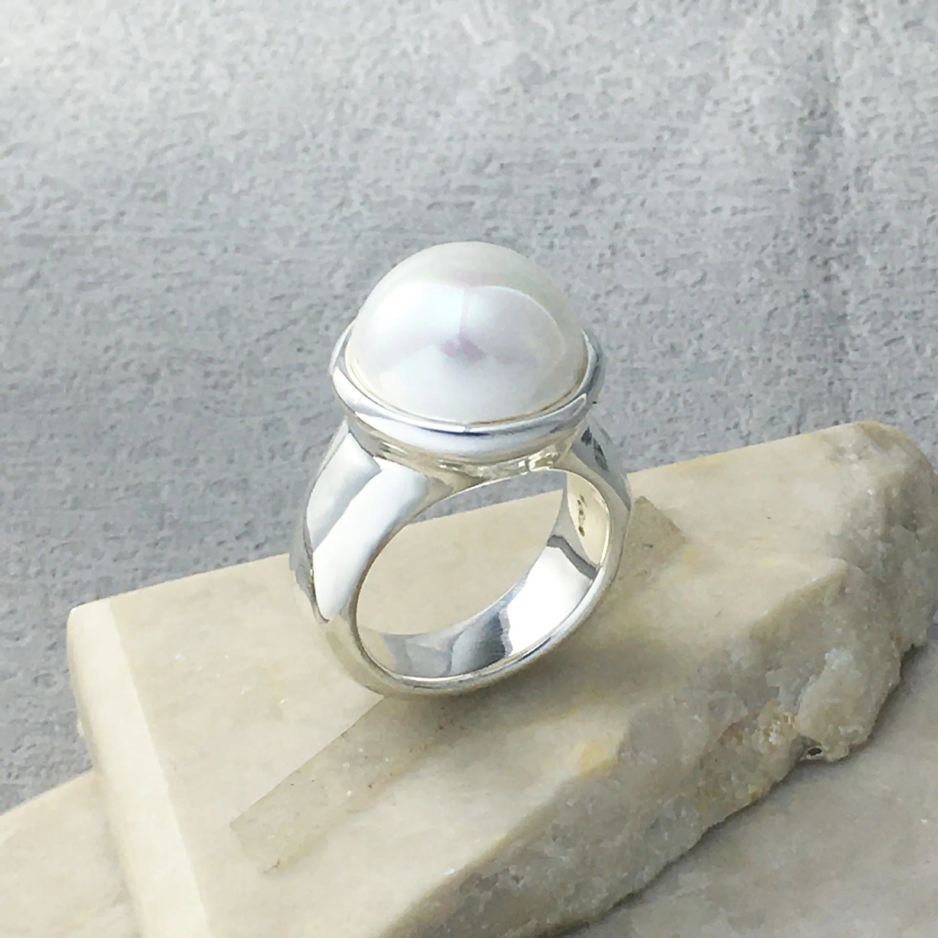 2025 European and American niche fashion electroplated gold and silver high-quality luxury ring, suitable for women's jewelry