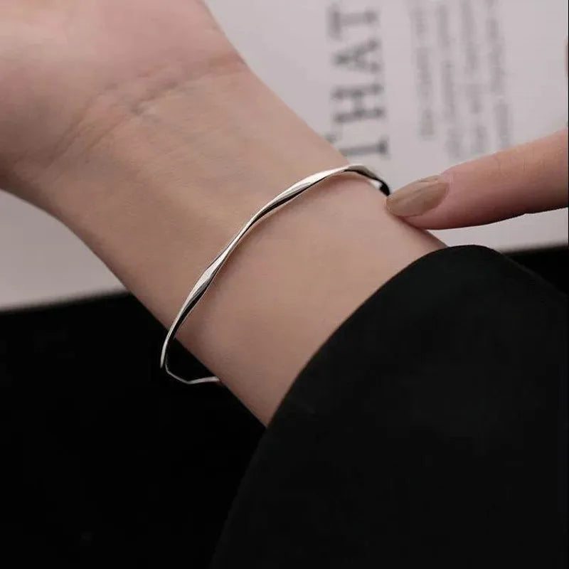2023 New Fashion Twisted Bracelet Simple Design Opening Bangle Women Fine Fashion Jewelry Wedding Party Jewelry  Gifts Wholesale