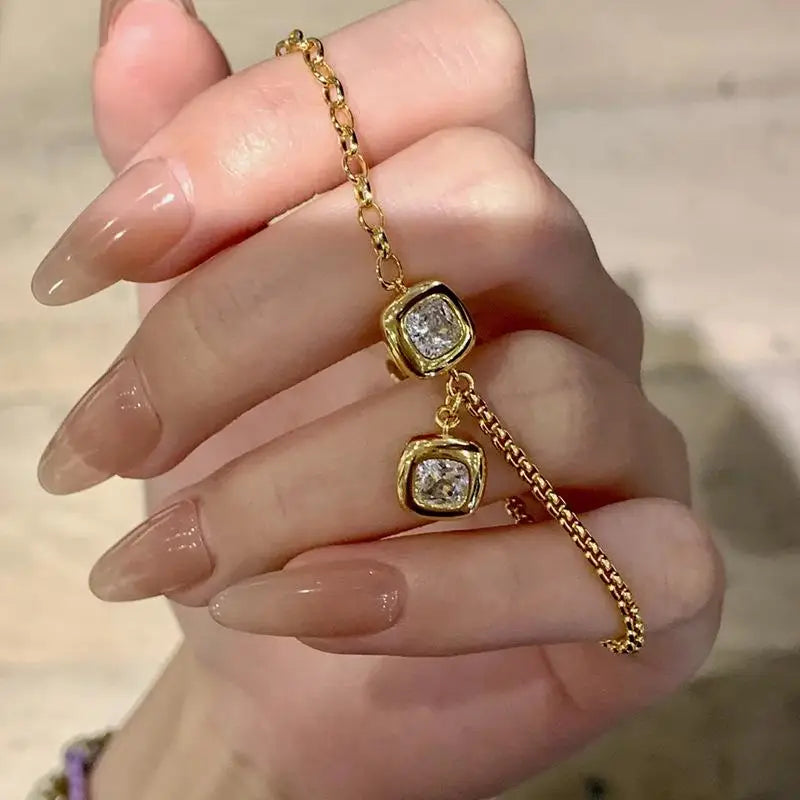 New in glossy light luxury shiny small square bracelet for women fashion trend exquisite bangles banquet jewelry gift