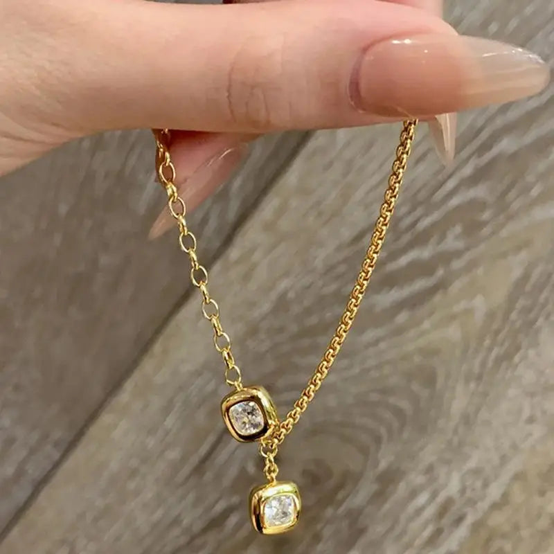 New in glossy light luxury shiny small square bracelet for women fashion trend exquisite bangles banquet jewelry gift