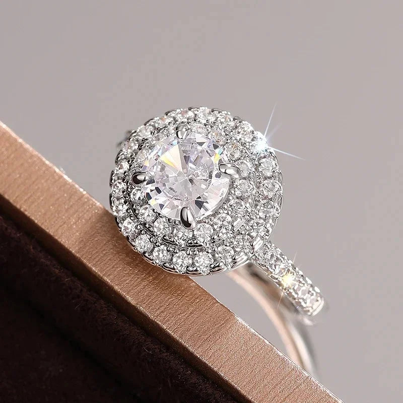 Huitan Brilliant Cubic Zirconia Rings for Women Charming Delicate Wedding Bridal Jewelry Dazzling Fashion Modern Party Jewelry