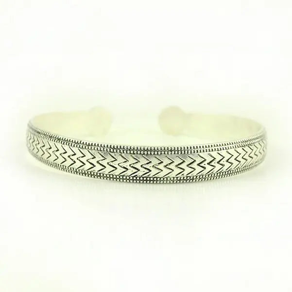 New Retro Cuff Bracelets Tibetan Silver Metal Carving Fish Elephant Flower Bangles Vintage Gypsy Jewelry Female Gifts