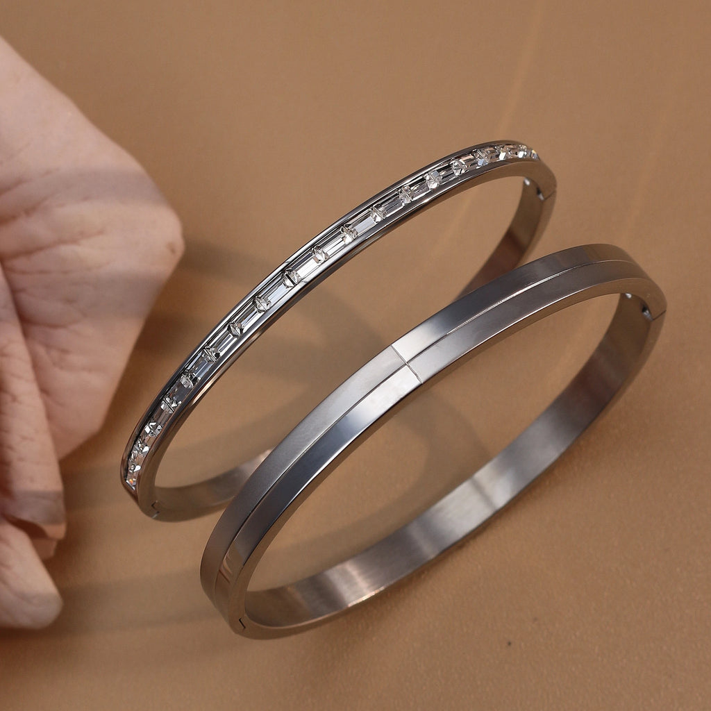 XB-182 Fashion Stainless Steel Plated 18 K Zircon Bracelet Women's Jewellery Party Gifts Wholesale Bangles.