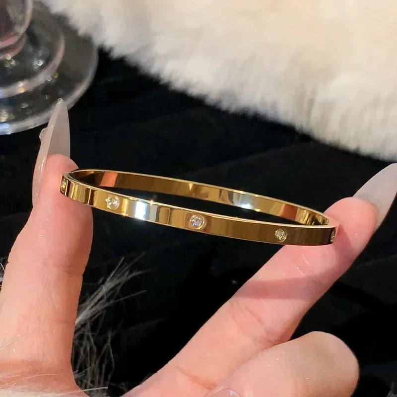 Gold Color Stainless Steel Colorfast Clasp Bracelets for Women Skyful Star Bracelet Light Luxury Paty Jewelry Gifts Wholesale