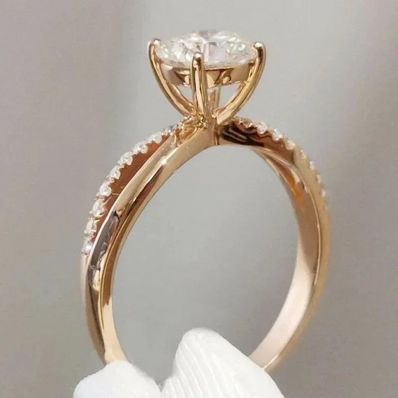 New Hot Wedding Ring for Woman Gold Color Band with Crystal Cubic Zirconia Fashion Modern Design Engagement Bands Jewelry