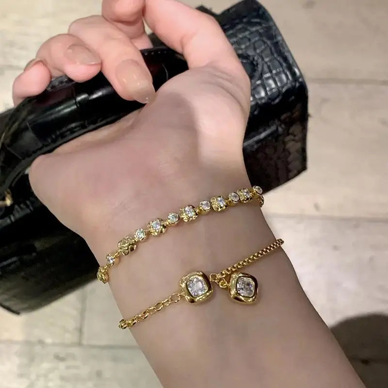 New in glossy light luxury shiny small square bracelet for women fashion trend exquisite bangles banquet jewelry gift