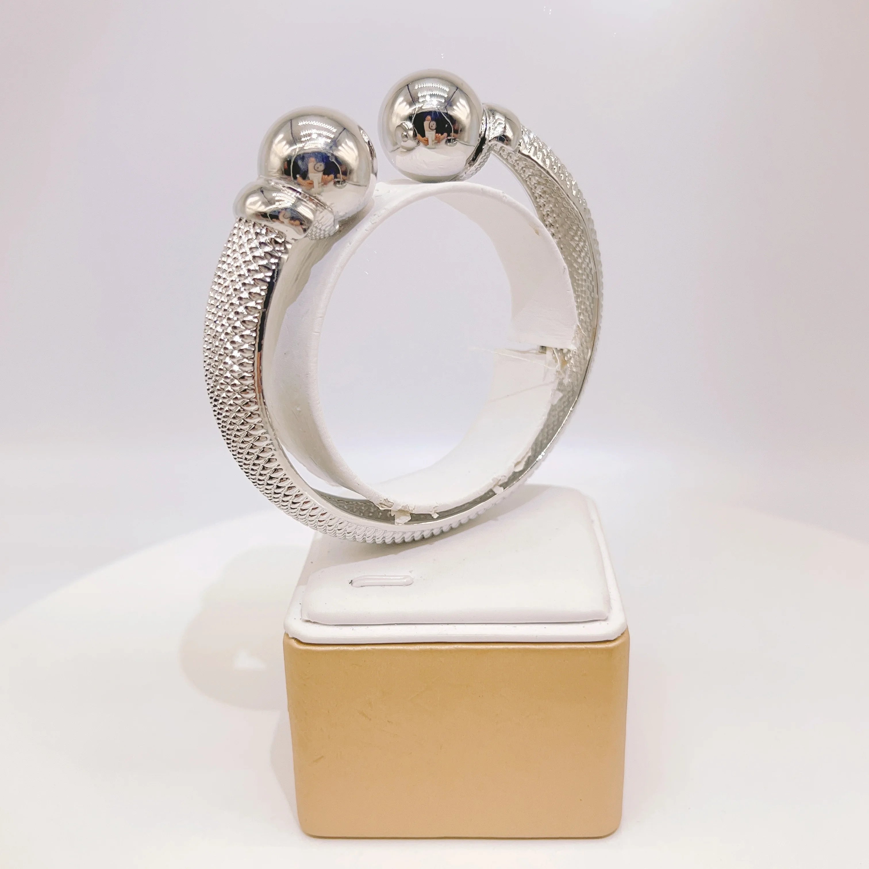 New Fashion Gold Plated Women Bracelets Round Design Simple Jewelry for Women Girls Gifts Gold Silver High Quality Free Shipping