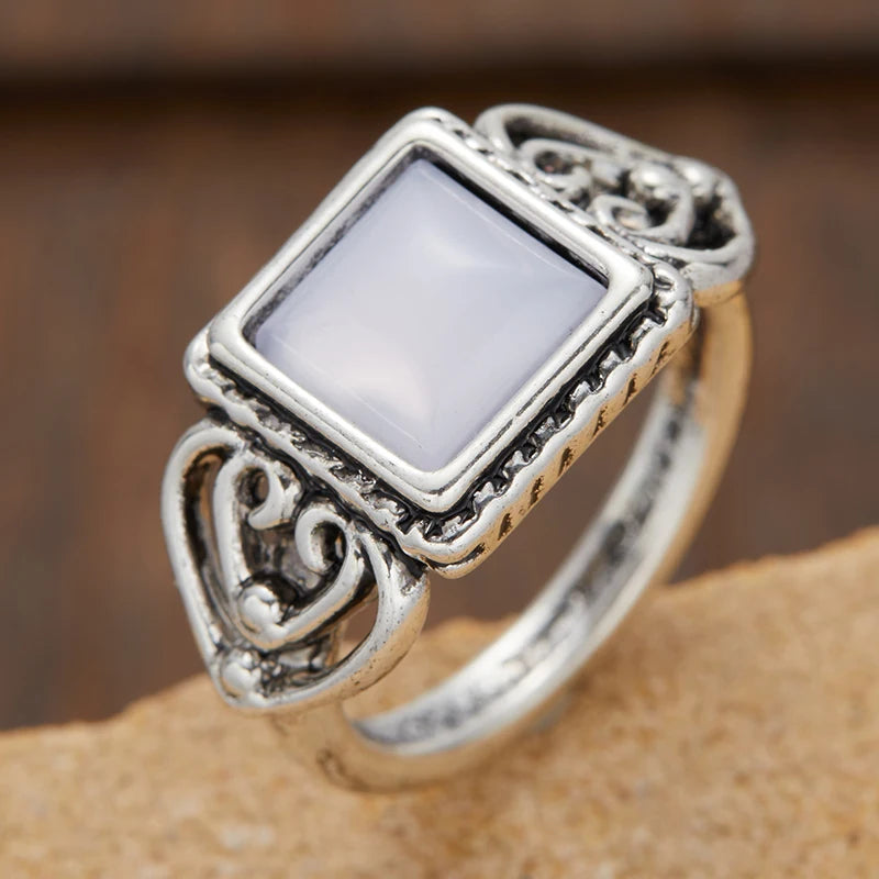 Vintage Peridot Quartz Glass Filled Rings for Women Flower Pattern Ring Fashion Creative Design Handmade Wedding Party Jewelry