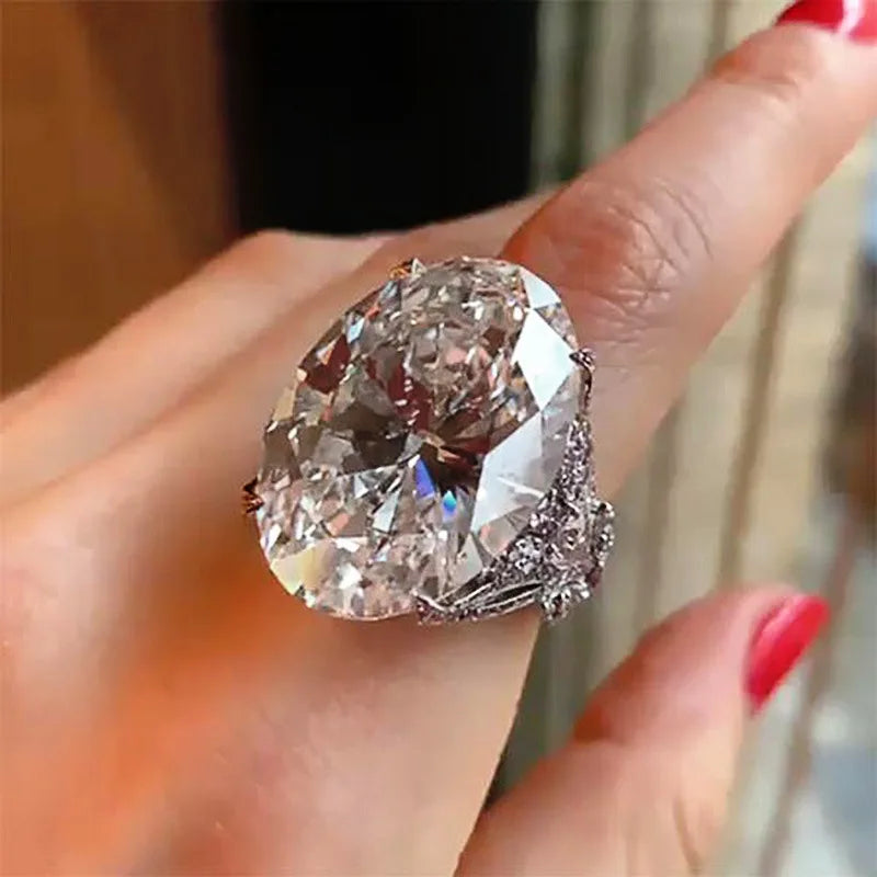 Luxury Female Big Oval Crystal Rhinestone Engagement Ring Cute Silver Color Zircon Stone Ring Vintage Wedding Rings For Women
