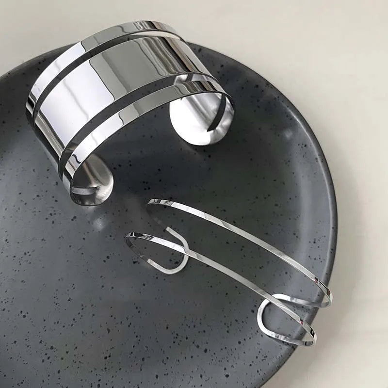 New Fashion Silver Smooth Face Bracelet for Women Summer Beach \Dance Party Cuff Bracelets Jewlery Accessories Gifts