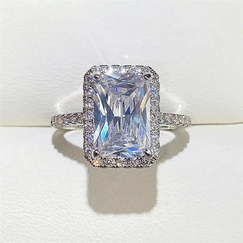 New Sparkling Quadrilateral Geometric Design Ring Light Luxury Personalized Fashion Style Engagement and Wedding Accessories