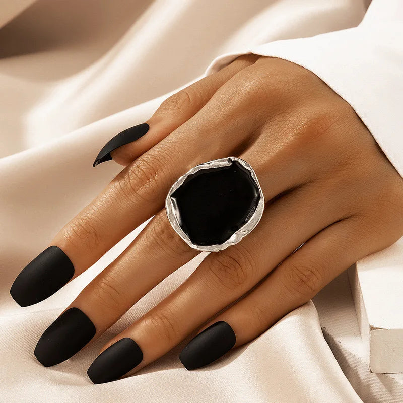 Simple And Stylish Bohemian Metal Large Black Stone Ring For Men And Women, Suitable For Glamorous And Fashionable Men And Women