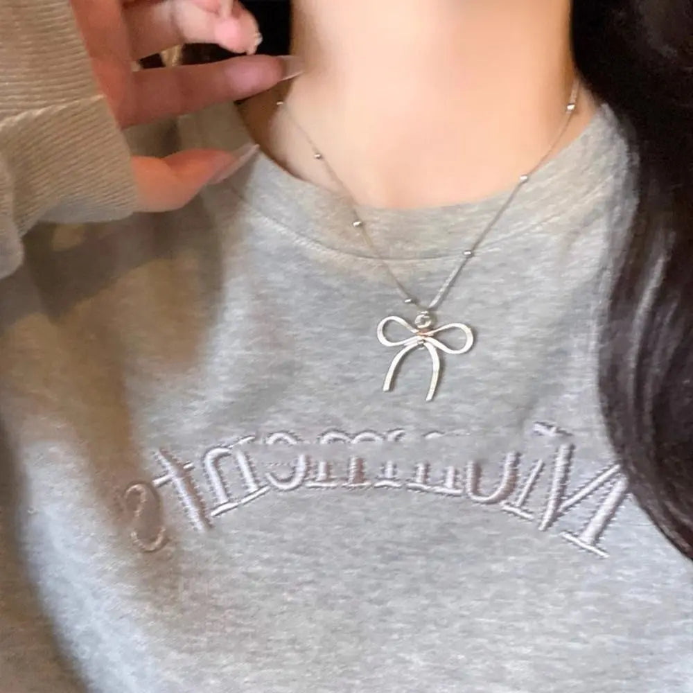 New Retro Bow Pendant Necklace Silver Color Fashion Snake Bone Chain Necklace Women Girl Simple Sweater Chain Fashion Jewelry