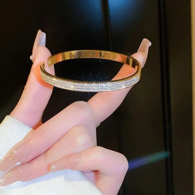 Gold Color Stainless Steel Colorfast Clasp Bracelets for Women Skyful Star Bracelet Light Luxury Paty Jewelry Gifts Wholesale