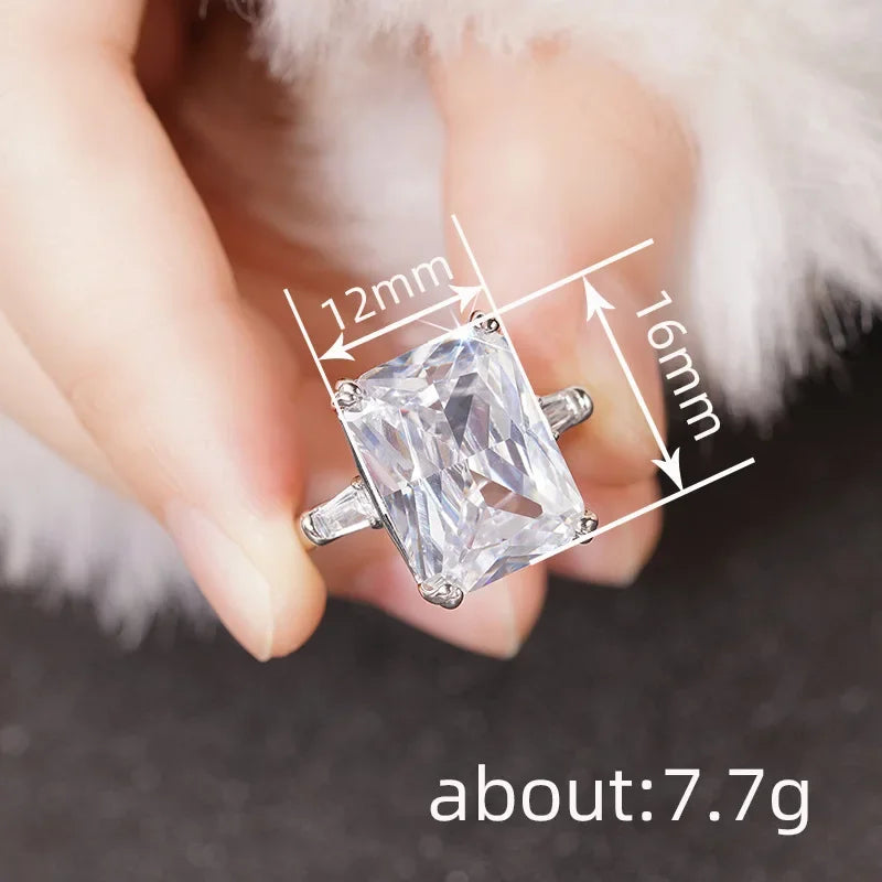 New Sparkling Quadrilateral Geometric Design Ring Light Luxury Personalized Fashion Style Engagement and Wedding Accessories