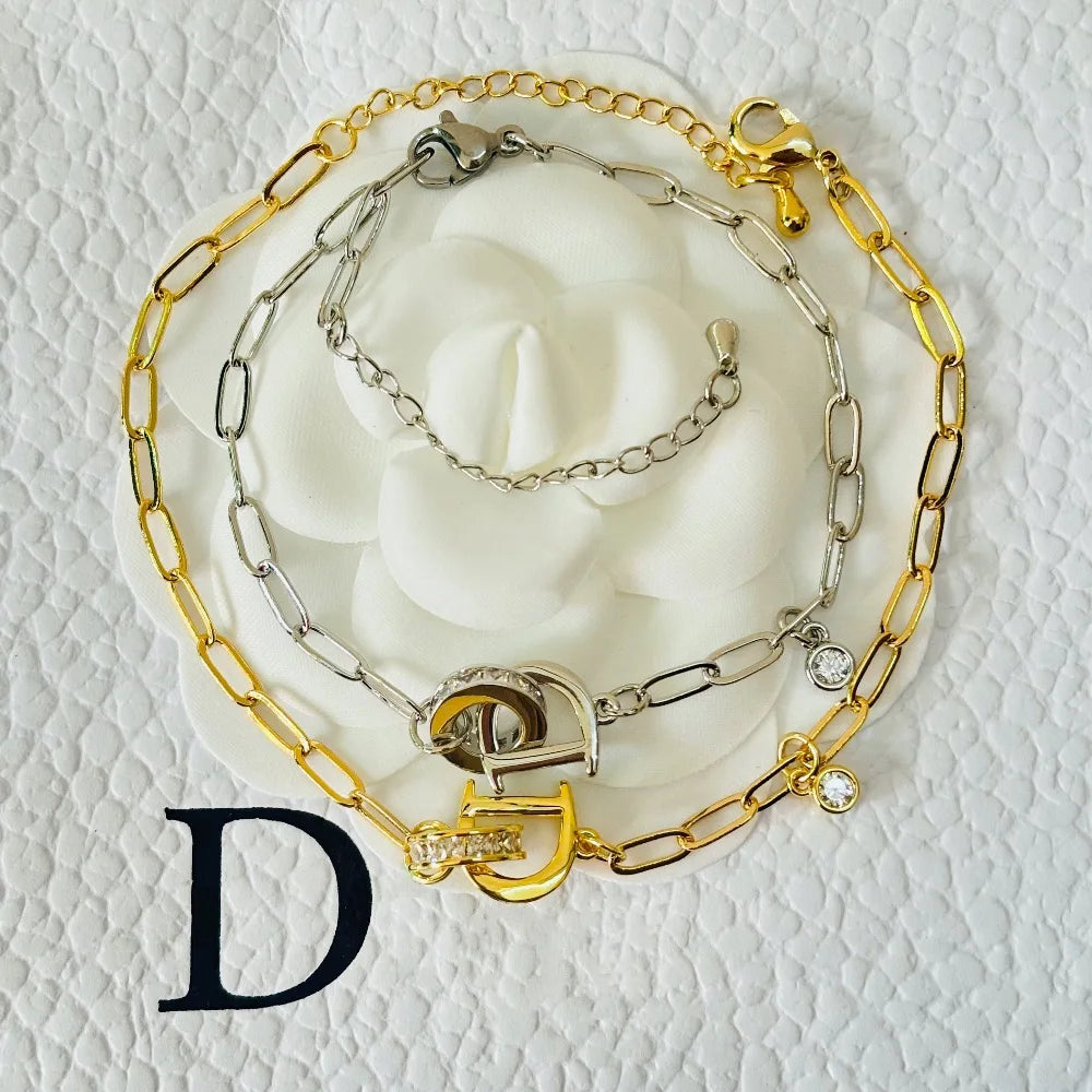 New fashionable women's bracelet, sparkling women's bracelet, suitable for daily wear by women, and a Christmas gift for women.