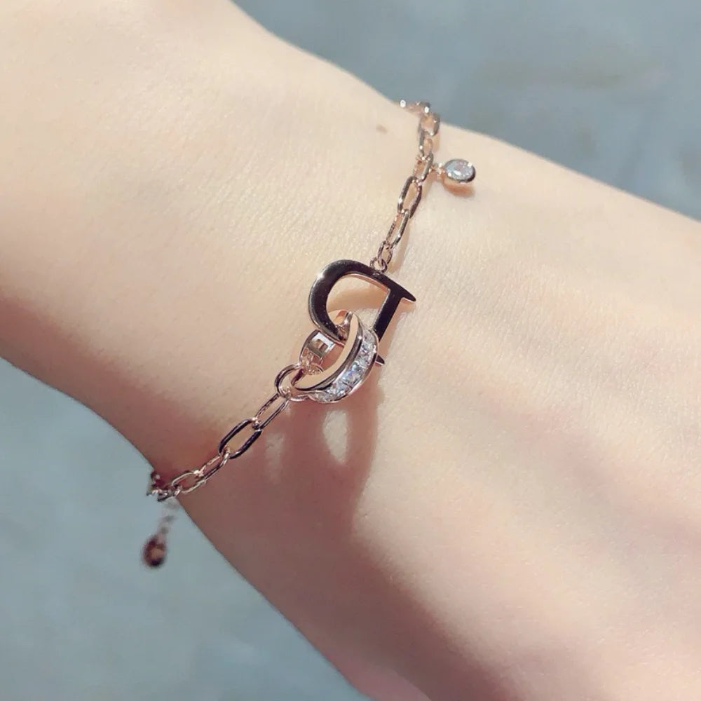 New fashionable women's bracelet, sparkling women's bracelet, suitable for daily wear by women, and a Christmas gift for women.