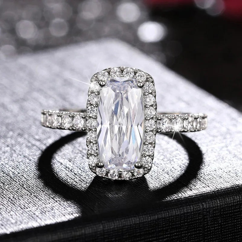 New Sparkling Quadrilateral Geometric Design Ring Light Luxury Personalized Fashion Style Engagement and Wedding Accessories