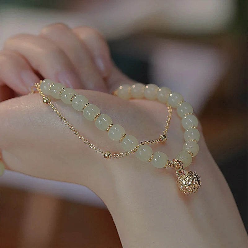 New Fashion Style Small Bell Pendant Bracelet Vintage Light Luxury Beaded t Hand String Women's Jewelry Gives Best Friend