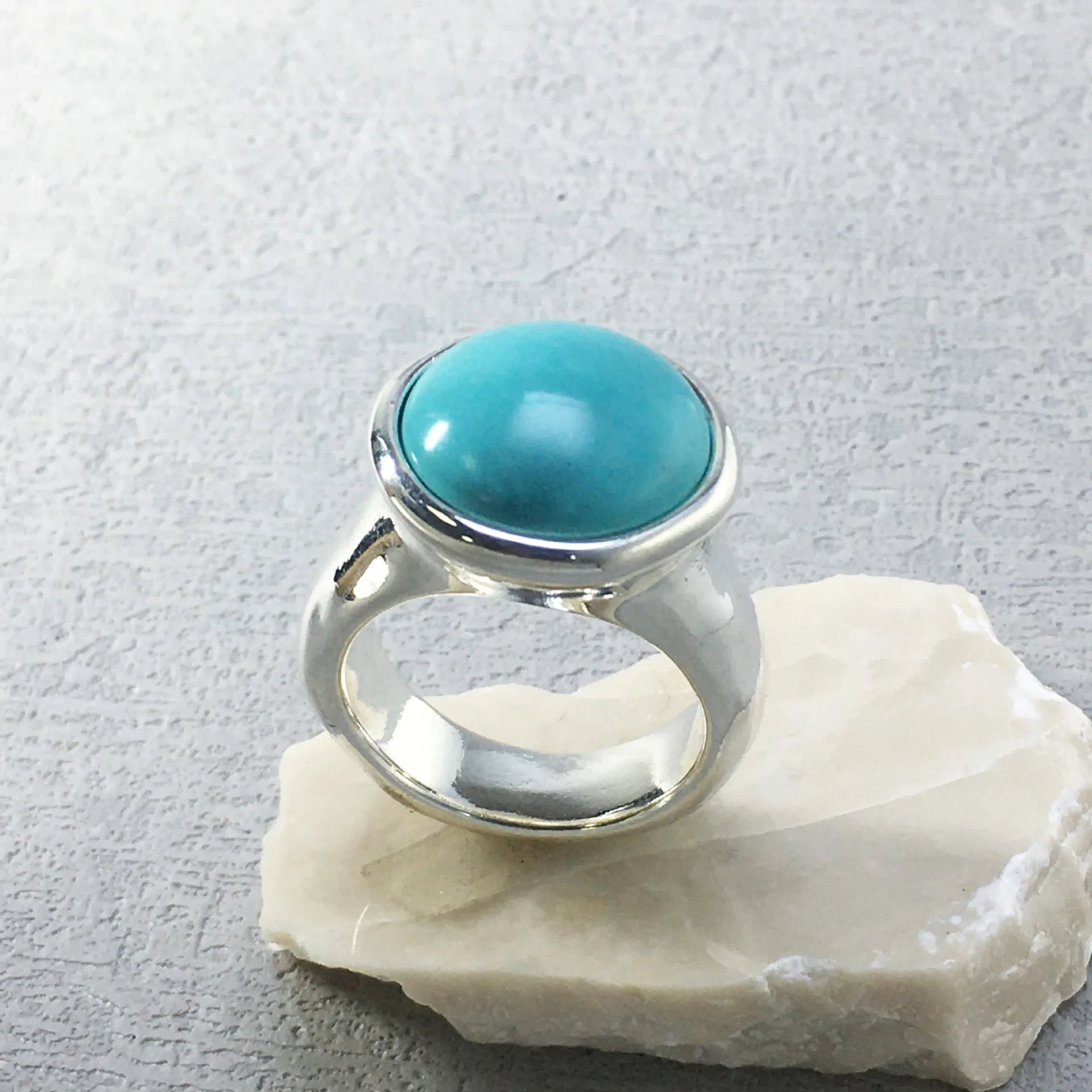 2025 European and American niche fashion electroplated gold and silver high-quality luxury ring, suitable for women's jewelry