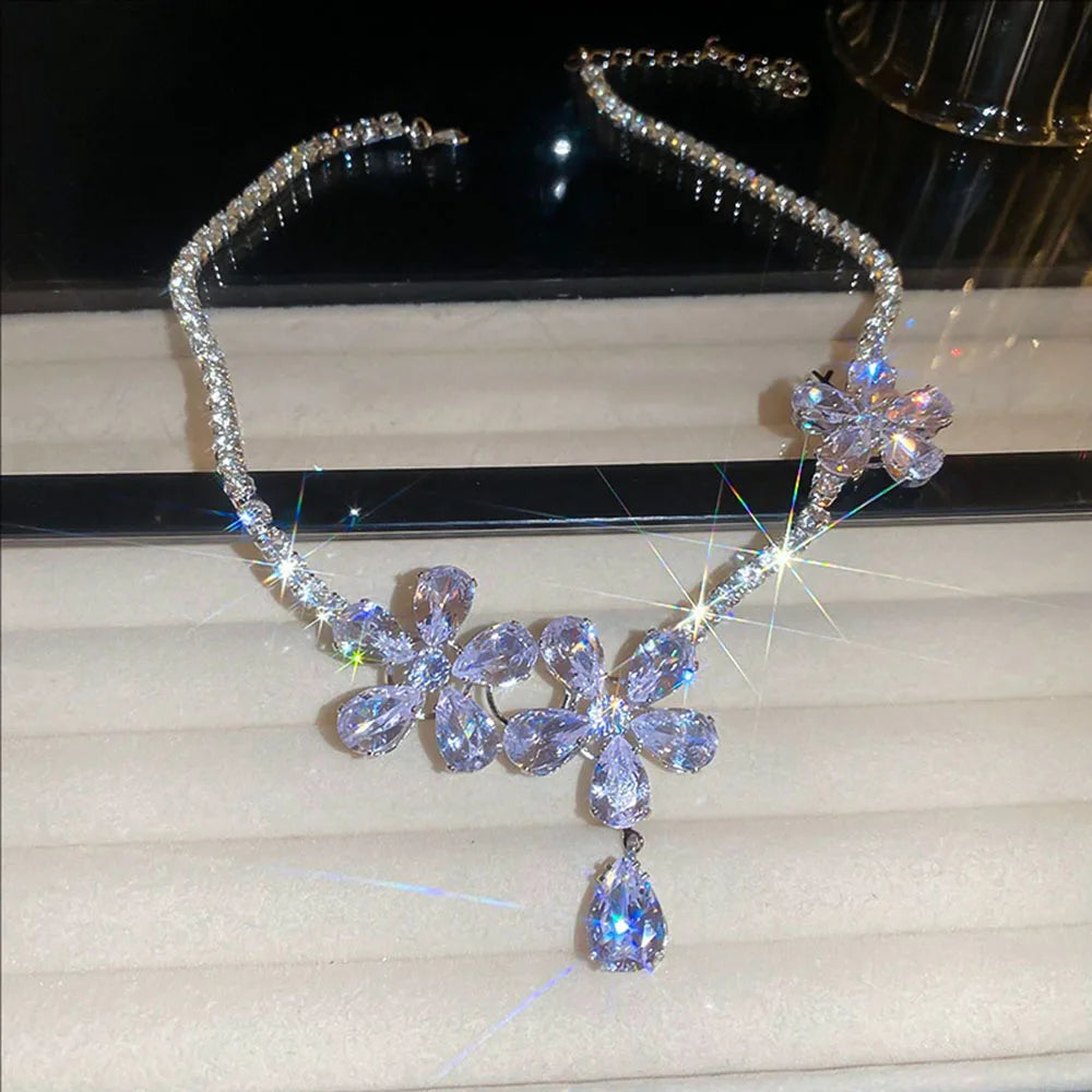 New Flowered Zircon Necklace Light Luxury And Fashionable Design Collarbone Chain Exudes Elegant And High-end Jewelry For Women