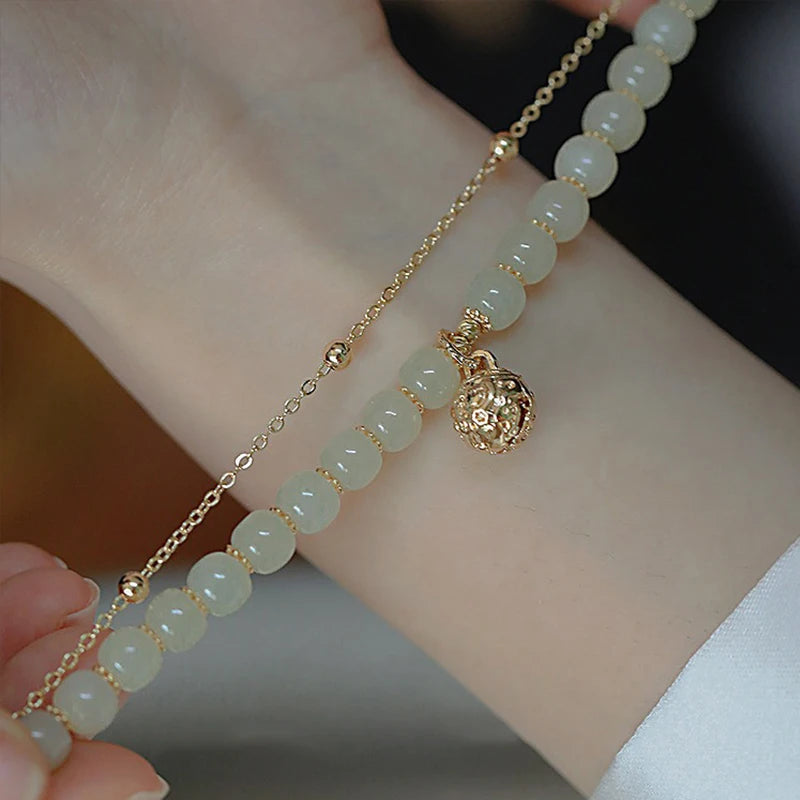 New Fashion Style Small Bell Pendant Bracelet Vintage Light Luxury Beaded t Hand String Women's Jewelry Gives Best Friend