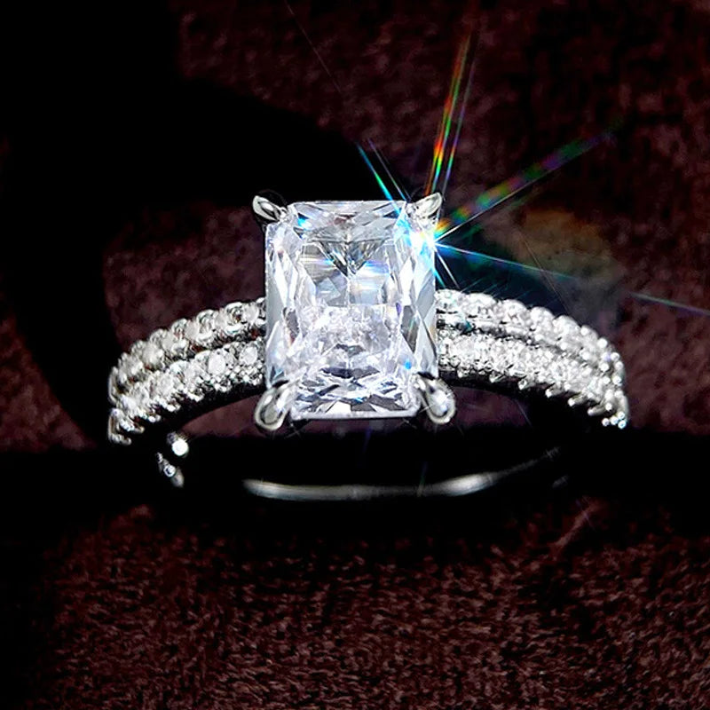 New Sparkling Quadrilateral Geometric Design Ring Light Luxury Personalized Fashion Style Engagement and Wedding Accessories
