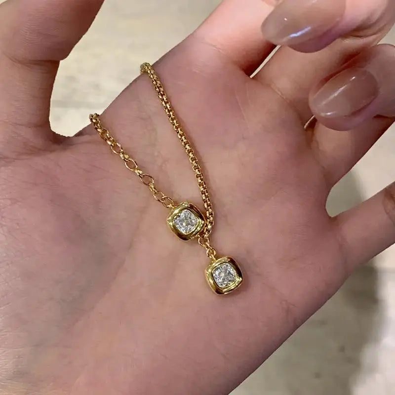 New in glossy light luxury shiny small square bracelet for women fashion trend exquisite bangles banquet jewelry gift