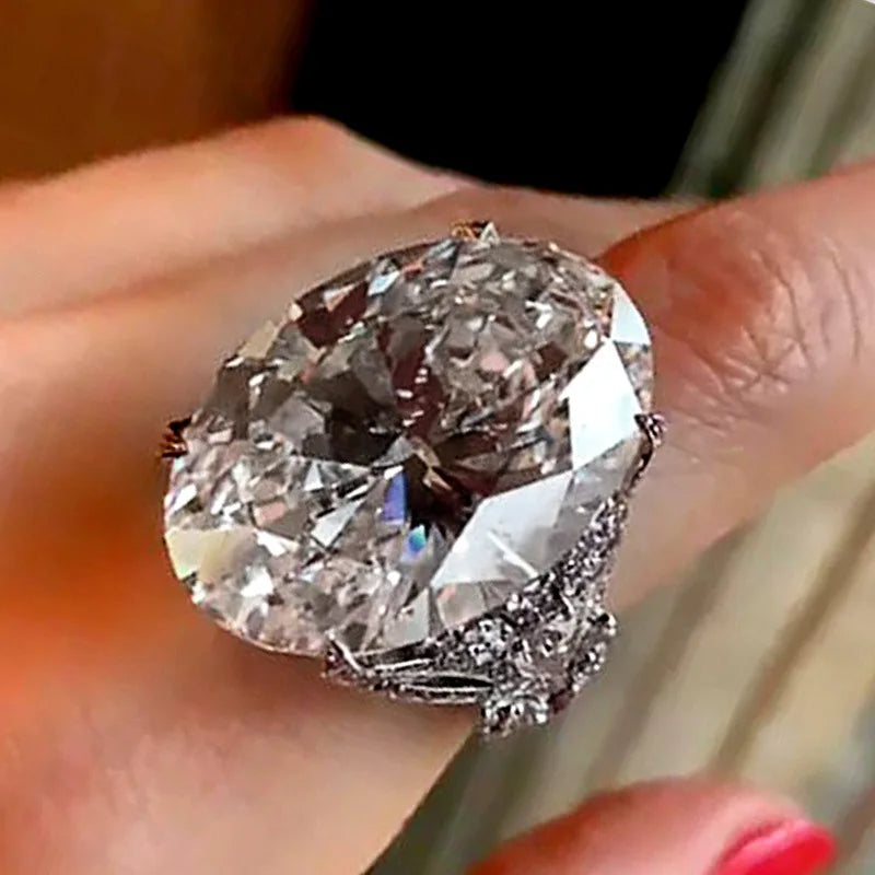 Luxury Female Big Oval Crystal Rhinestone Engagement Ring Cute Silver Color Zircon Stone Ring Vintage Wedding Rings For Women