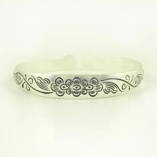 New Retro Cuff Bracelets Tibetan Silver Metal Carving Fish Elephant Flower Bangles Vintage Gypsy Jewelry Female Gifts