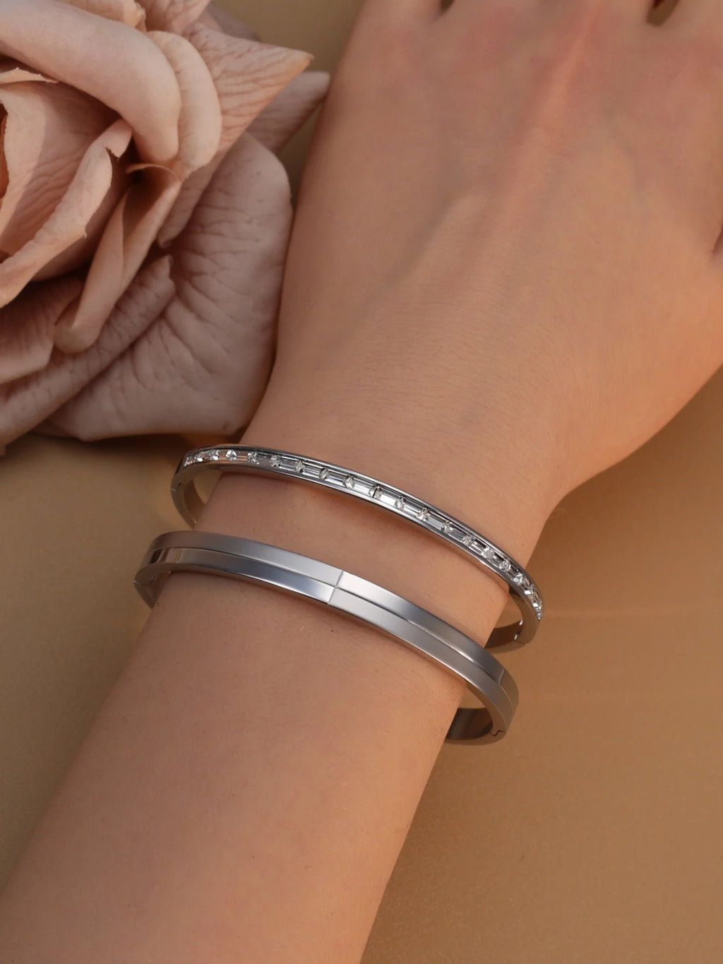 XB-182 Fashion Stainless Steel Plated 18 K Zircon Bracelet Women's Jewellery Party Gifts Wholesale Bangles.