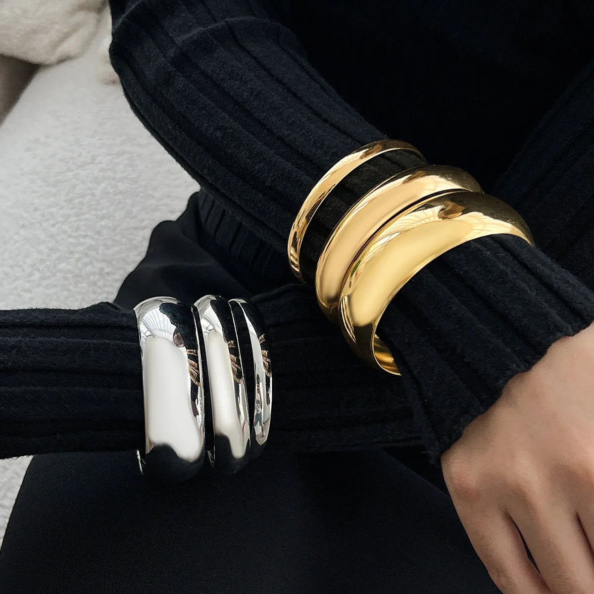 New Round Smooth Stainless Steel Bangles Women Minimalist Gold Silver Color Texture Charm Wrist Jewelry Couple Jewelry Steampunk