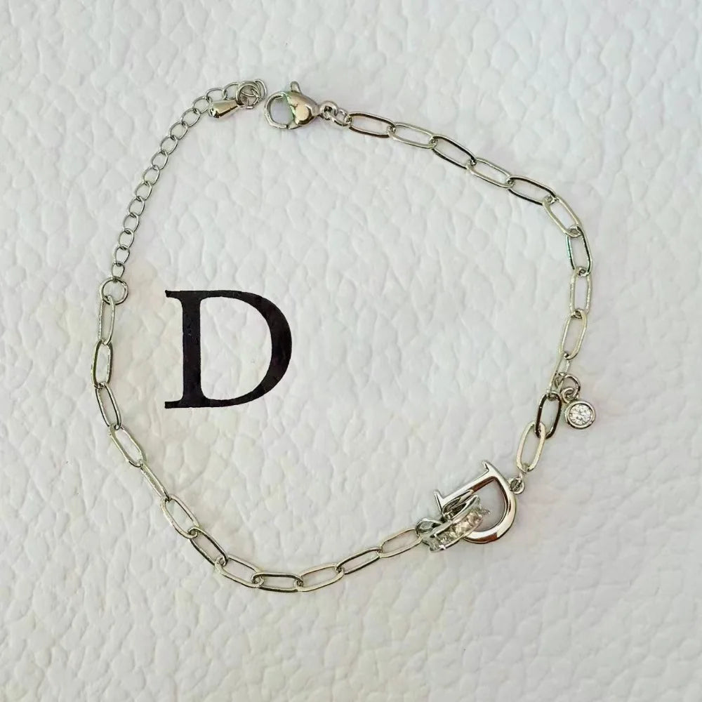 New fashionable women's bracelet, sparkling women's bracelet, suitable for daily wear by women, and a Christmas gift for women.