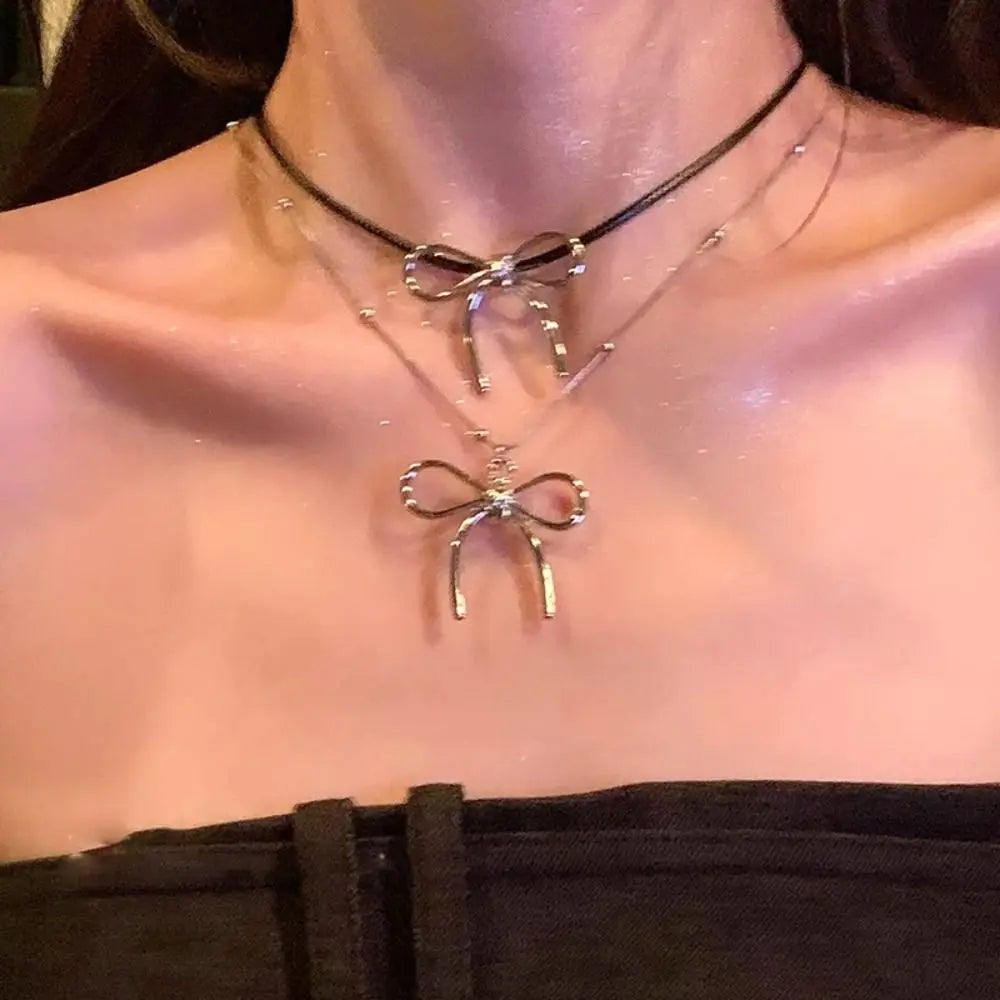 New Retro Bow Pendant Necklace Silver Color Fashion Snake Bone Chain Necklace Women Girl Simple Sweater Chain Fashion Jewelry