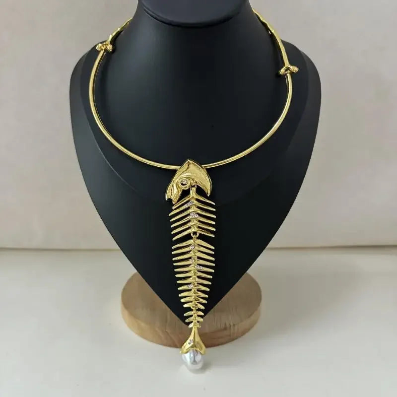 Fashion Jewelry Exaggerated Brand Show Statement Necklace Novelty Design Alloy Big Fish Bone Pendant Choker Necklace For Women