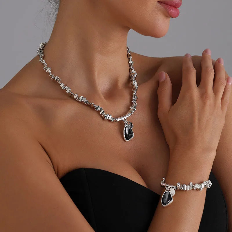 Fashion Faceted Pendant Necklace for Women Sparkling Metal Jewelry Elegant Creative Accessories Gift