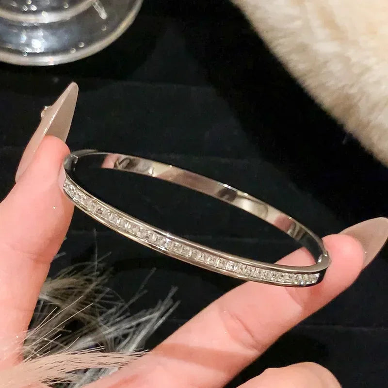 Gold Color Stainless Steel Colorfast Clasp Bracelets for Women Skyful Star Bracelet Light Luxury Paty Jewelry Gifts Wholesale
