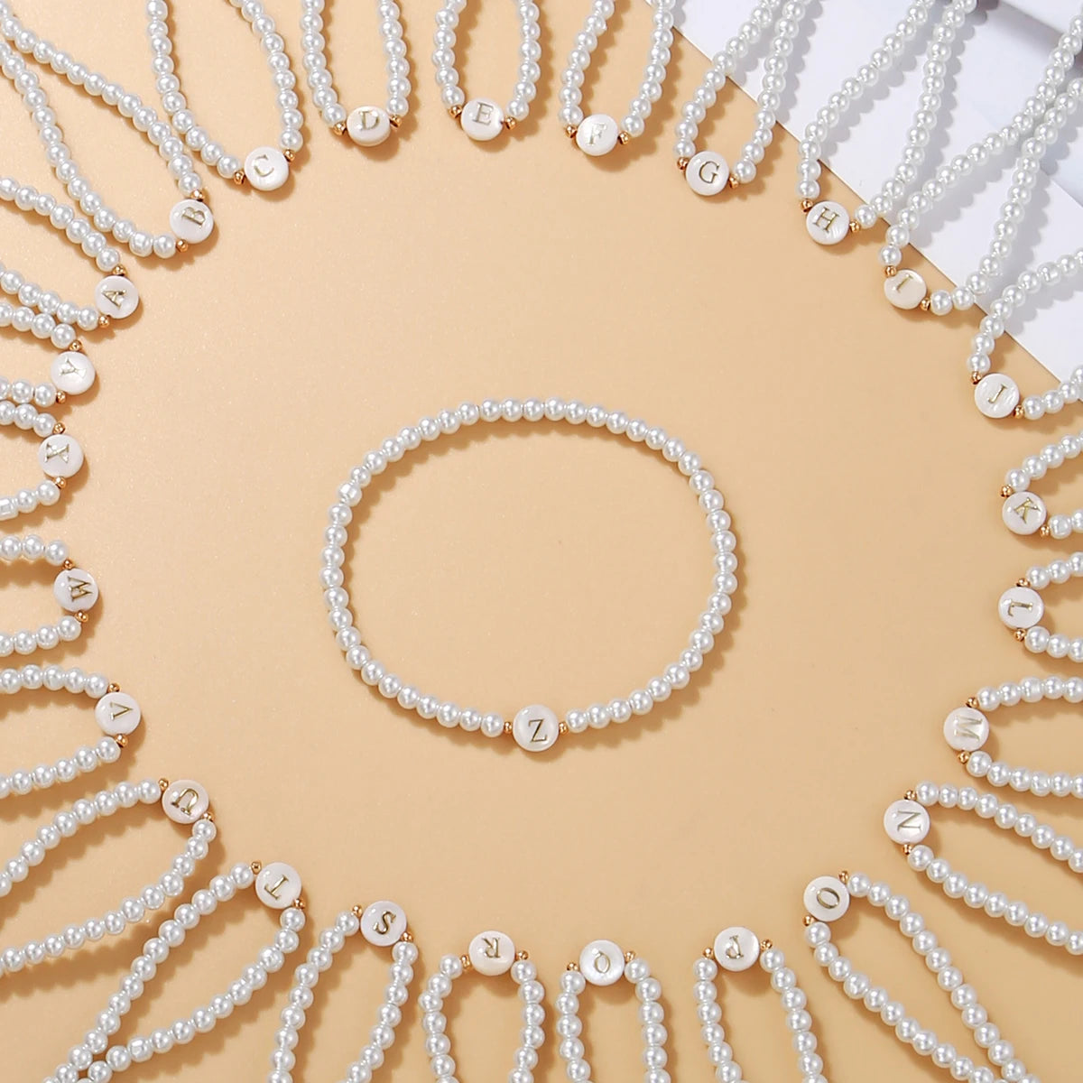 New Fashion 26 Letter Bracelet Women Temperament Handmade Simulated Pearl Bead Bracelet For Women Jewelry Gift