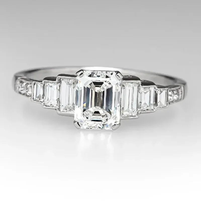 New Sparkling Quadrilateral Geometric Design Ring Light Luxury Personalized Fashion Style Engagement and Wedding Accessories