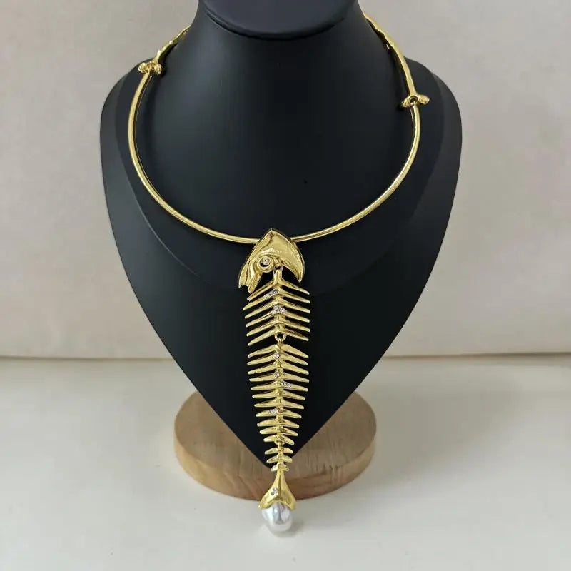 Fashion Jewelry Exaggerated Brand Show Statement Necklace Novelty Design Alloy Big Fish Bone Pendant Choker Necklace For Women