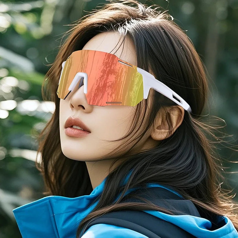 Smart color-changing riding glasses, stylish windproof cycling goggles, UV protection running and dust-proof skiing eyewear.