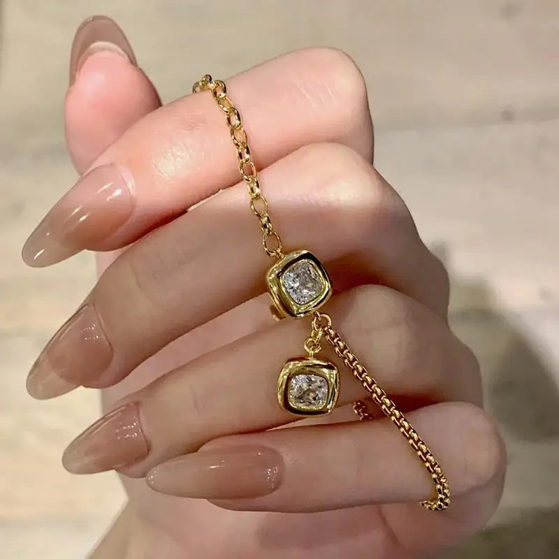 New in glossy light luxury shiny small square bracelet for women fashion trend exquisite bangles banquet jewelry gift