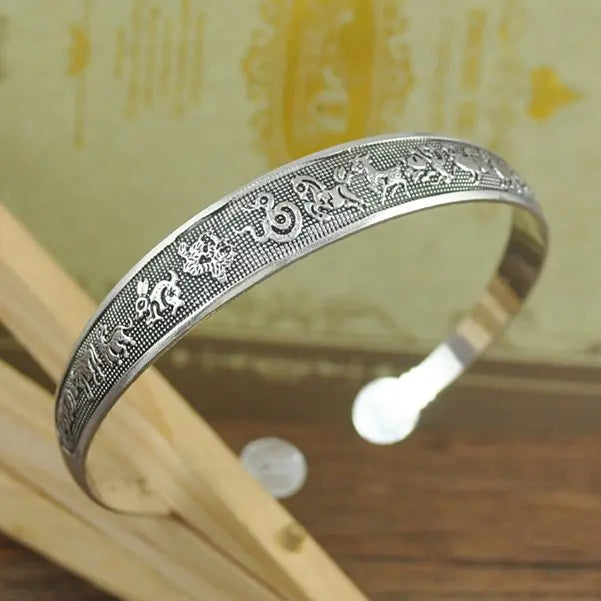 New Retro Cuff Bracelets Tibetan Silver Metal Carving Fish Elephant Flower Bangles Vintage Gypsy Jewelry Female Gifts