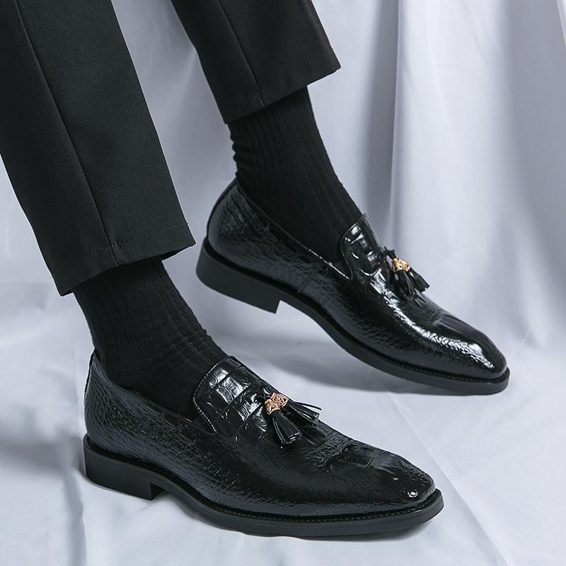 Mens Korean-style Crocodile-pattern Embossed Tassel Leather Shoes