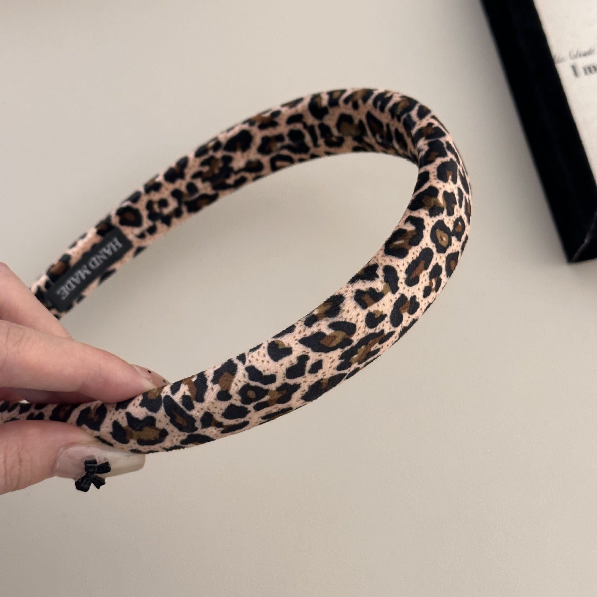 Fashionable All-matching Vintage Leopard Print Velvet Sponge Headband