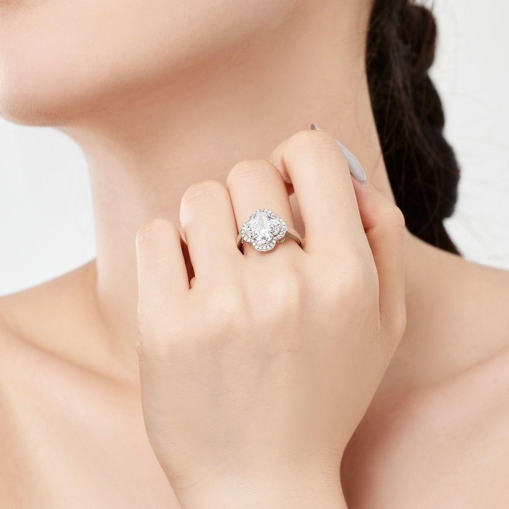 Luxurious And Personalized Flower Stud Earrings