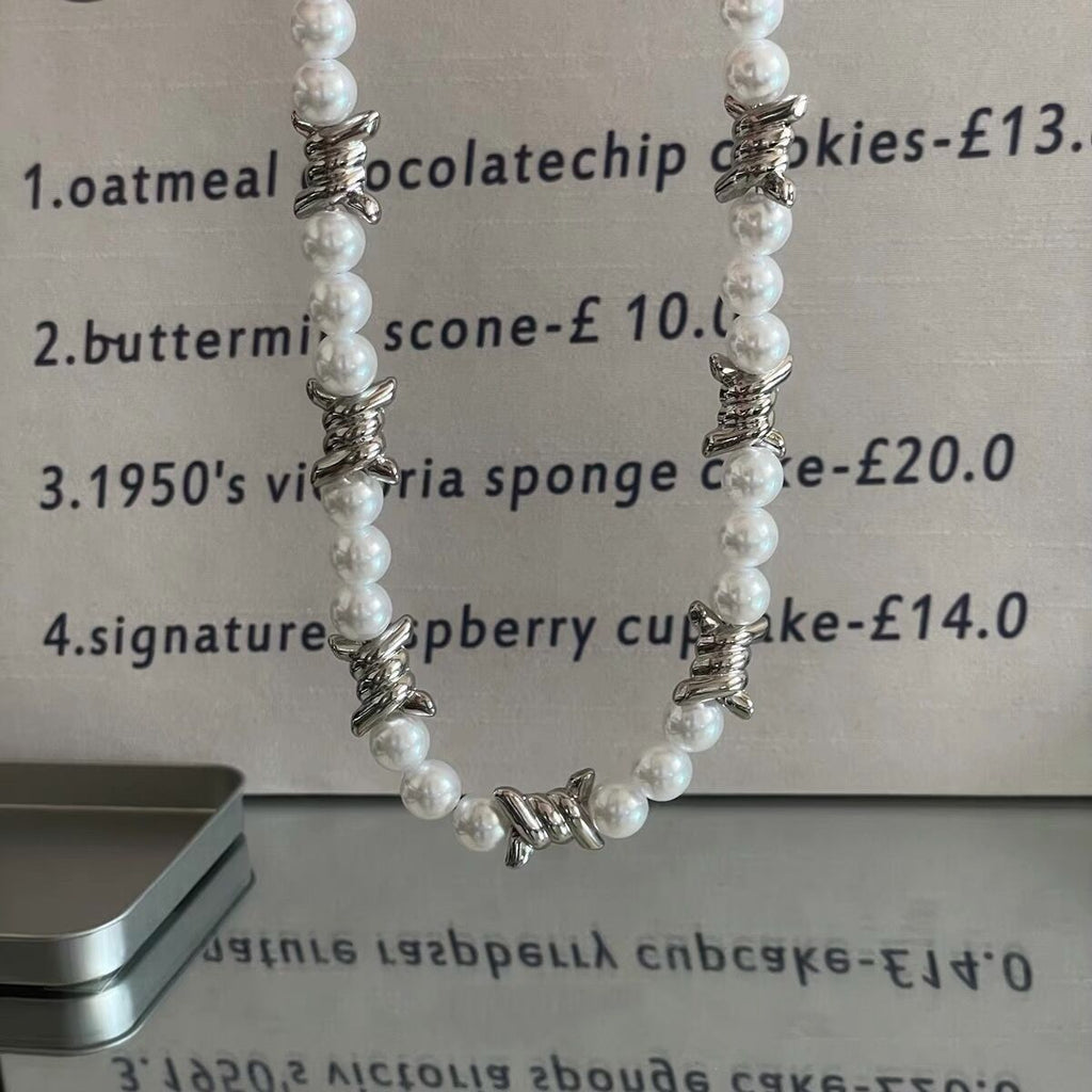 Thorn Splicing Pearl Necklace