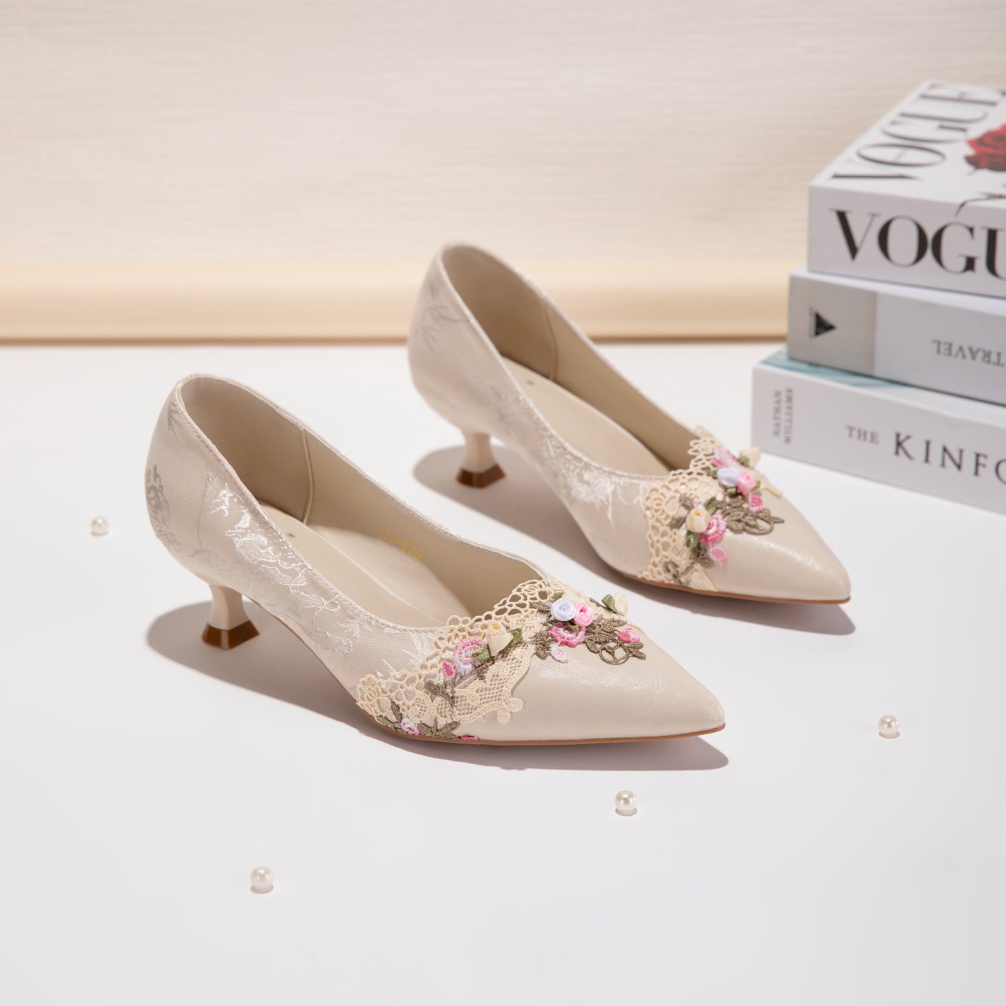Mint-colored Jacquard Pointed Kitten Heels And Women's Shoes. Lace Flower Embroidery Low-cut Sandals. Gentle And Elegant High-heeled Shoes. Formal And Casual Lady Shoes For Events.