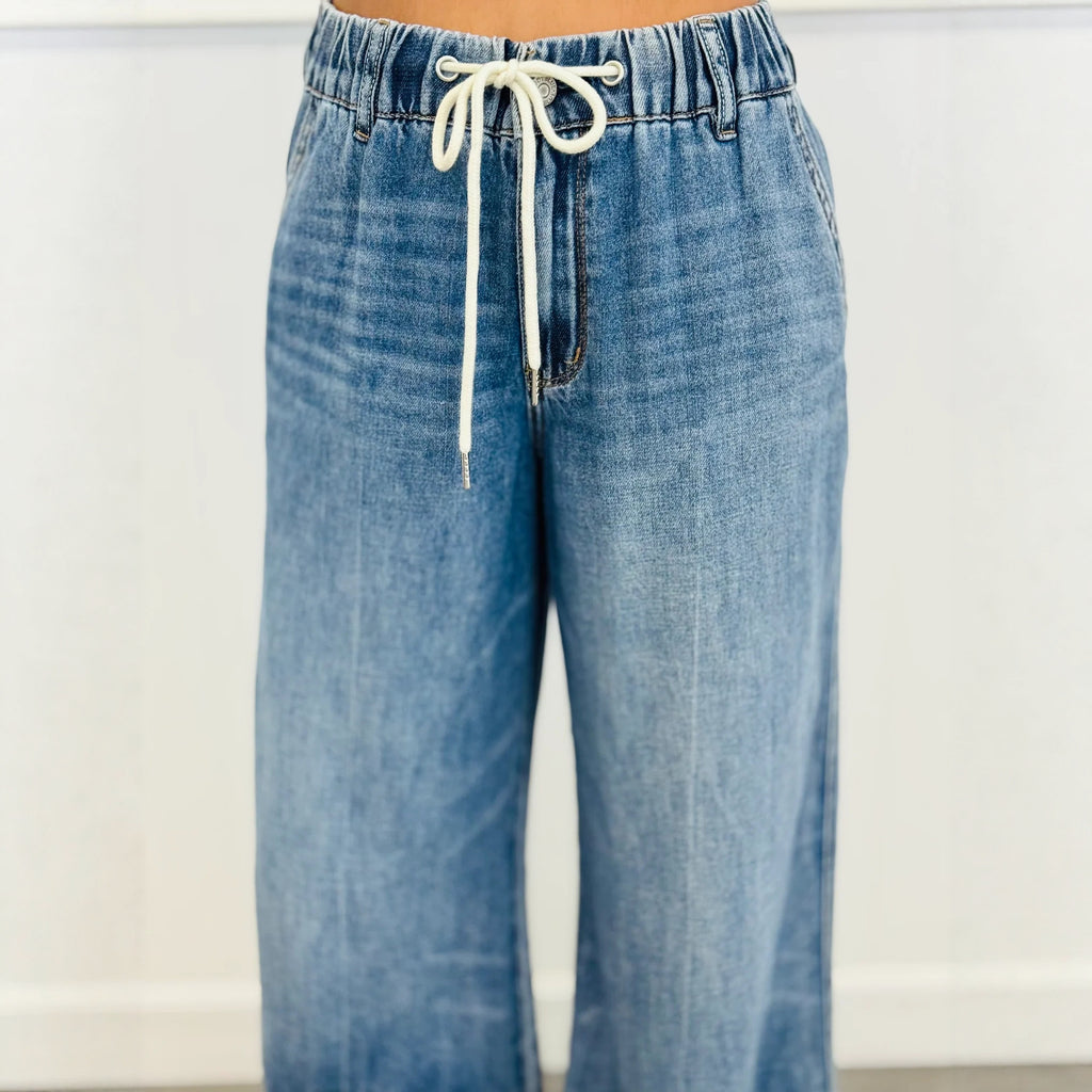 Retro High-waisted Slightly Flared Jeans With A Stretchy Waistband
