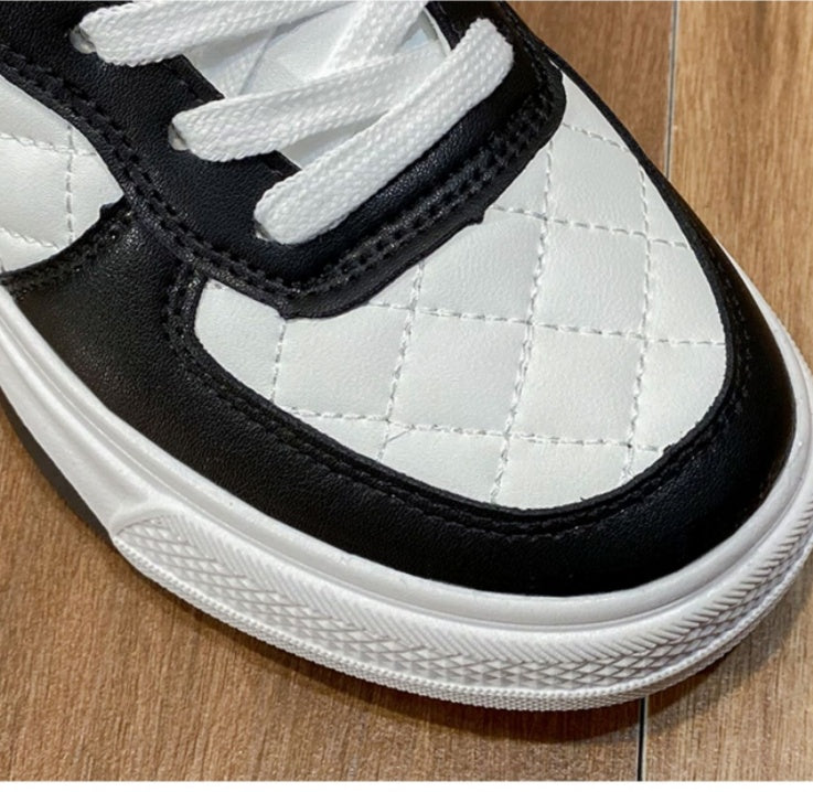 The New College Style Casual Thick Bottom Is Durable